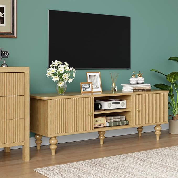Mid-Century Modern Fluted TV Stand, Solid Wood Home Entertainment Center with Storage Cabinets and Shelves, Retro Media Console Table, for Living Room, Nature