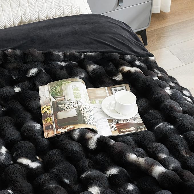 Ultra Plush Bubble Faux Rabbit Fur Blanket – 950GSM Thick Fluffy Throw Blanket for Bed, Couch, Sofa, or Gift, 50" × 60", Tie-dye Black