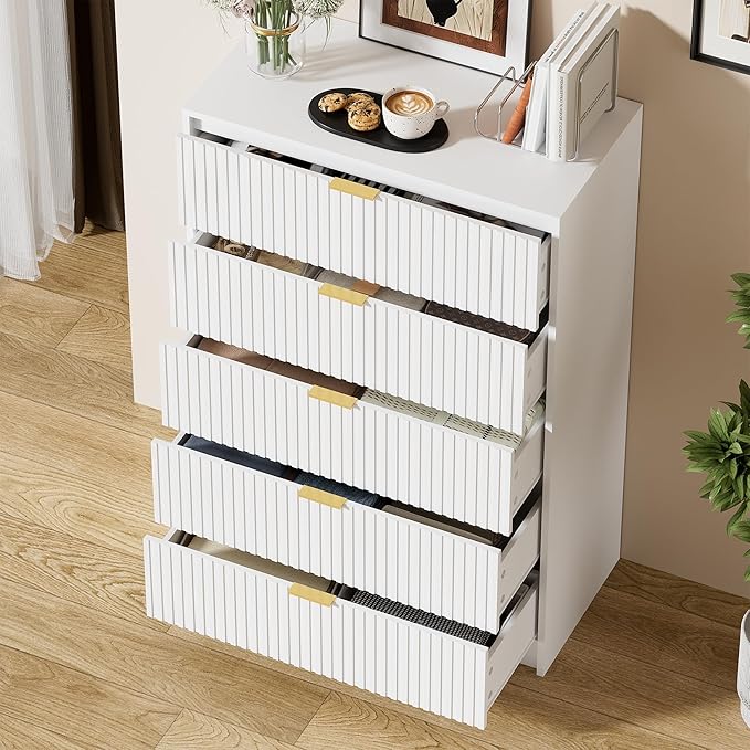 White Dresser for Bedroom, Modern Dresser with 5 Drawers and Smooth Slides, Wide Chest of Drawers with Golden Handles for Bedroom, Living Room, Closet, 15.7" D x 31.5" W x 47.2" H