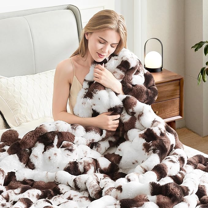 Ultra Plush Bubble Faux Rabbit Fur Blanket – 950GSM Thick Fluffy Throw Blanket for Bed, Couch, Sofa, or Gift, 60" × 80", Brown Cow