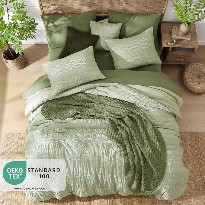 CASAAGUSTO Twin XL Comforter Set, 5 Pieces Sage Green Seersucker Bed in a Bag Twin Soft All Seasons, Bedding Sets with Comforter, Flat Sheet, Fitted Sheet, 1 Pillow Sham, 1 Pillowcase