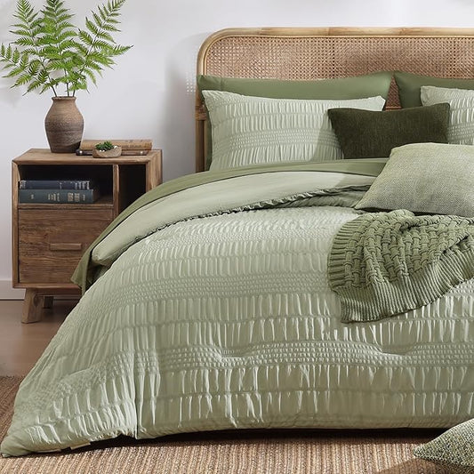 CASAAGUSTO Full Size Comforter Set, 7 Pieces Sage Green Seersucker Bed in a Bag Full Size Soft All Seasons, Bedding Sets Full with Comforter, Flat Sheet, Fitted Sheet, 2 Pillow Shams, 2 Pillowcases