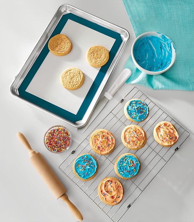 Baker's Secret 4pcs Set, 2x Baking Trays for Oven, 100% Recycled Aluminum, Non Toxic, Bakeware Set Cookie Sheet 13.6" with 2x Stainless Steel Rack Never Rust - The Natural Aluminum Collection