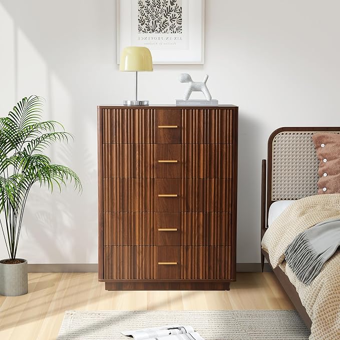 Fluted 5 Drawers Dresser for Bedroom, Wooden Tall Storage Dresser, Modern Chest of Drawers with Metal Handle, Curved Profile Wood Closet Clothes Storage Organizer for Living Room, Hallway, Walnut