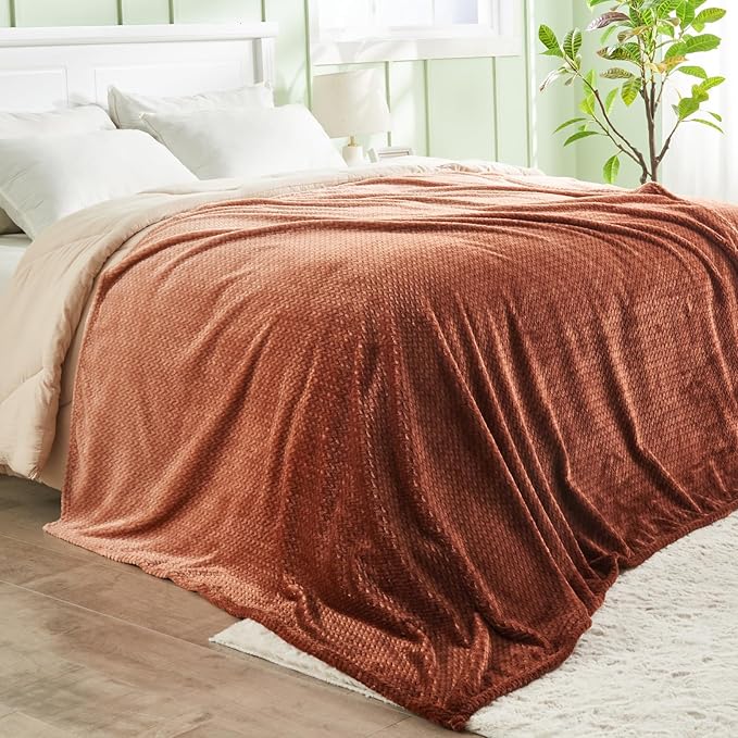 NEWCOSPLAY Super Soft Throw Blanket Ombre Coffee Premium Silky Flannel Fleece Leaves Pattern Lightweight Bed Blanket All Season Use (Ombre Coffee, Throw(40"x50"))