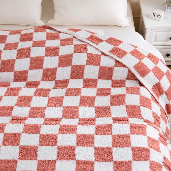 YIRUIO Throw Blanket Checkered Chessboard Fluffy Fuzzy Warmer Comfort Reversible Super Soft Cozy for Home Decor Bed Couch Sofa Living Room (Red, 60''x80'')