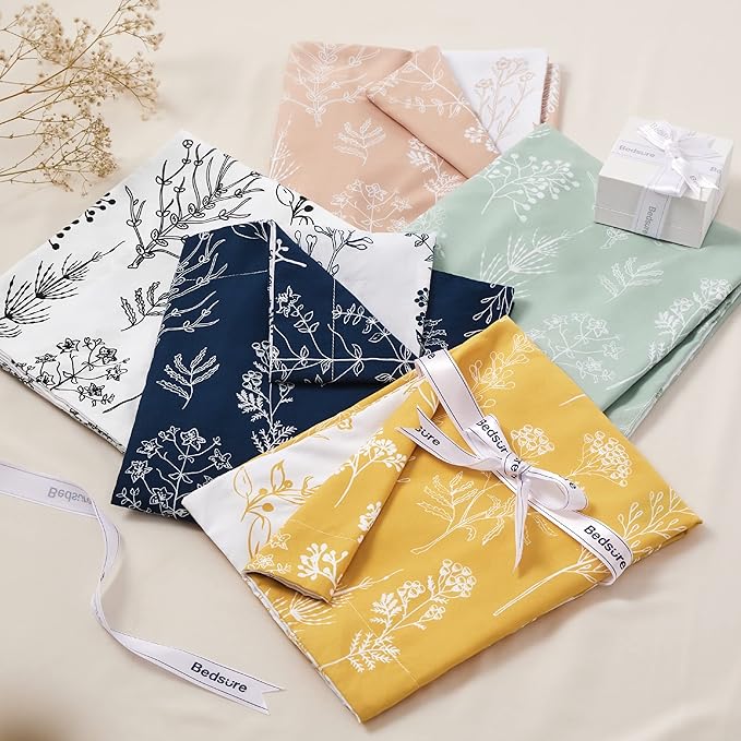 Bedsure King Comforter Set - Navy Bed Set, 3 Pieces Cute Floral Bedding, 1 Soft Reversible Botanical Flowers Comforter and 2 Pillow Shams