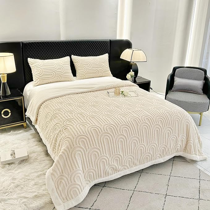 UKELER Sherpa Fleece Blanket 60 × 80 inch, Ultra Soft Twin Size Throw Blanket for All Season, Cozy Plush Arch Blankets for Bed Couch Sofa Office Camping, Off-White