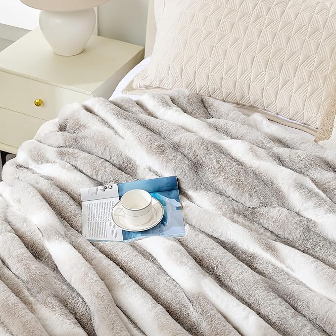 Plush Faux Rabbit Fur Throw Blanket – 850GSM Thick & Warm, Ultra Soft Fluffy Blanket for Couch, Bed, Sofa, Ideal Gift for Women, 50" × 60", Grey