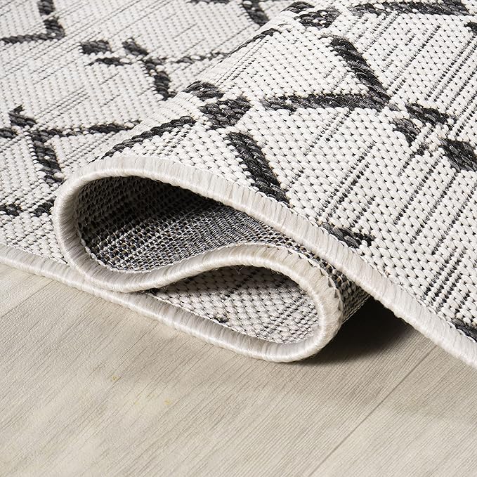 JONATHAN Y SMB108I-9SQ Ourika Moroccan Geometric Textured Weave Cream/Black 9' Square Indoor/Outdoor Area Rug, Pet Friendly, Non-Shedding, Stain Resistant, Easy-Cleaning for Backyard, Patio, Porch