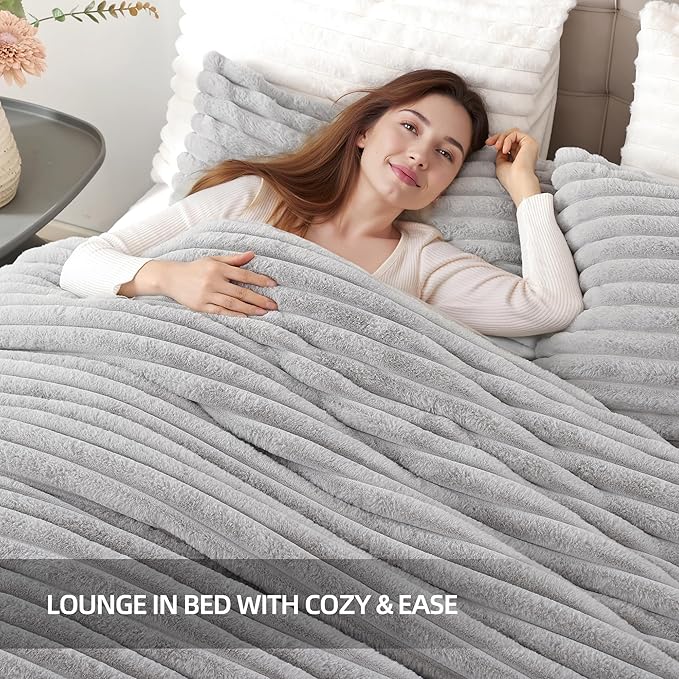 Smoofy Fluffy Queen Comforter Set 3 Pieces - Light Grey Fleece Fluffy Comforter Queen Set, Luxury Fuzzy Queen Bed Set, Soft &Warm Bed Comforter All Season, Heavy Queen Bedding with 2 Pillow Cases