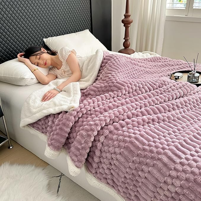 UKELER Sherpa Bed Blanket 80 × 90 inch, Ultra Soft Queen Size Throw Blankets for All Season, 470 GSM Cozy Plush Striped Fleece Blanket for Bedroom Living Room Dorm Hostel Sofa Camping, Purple