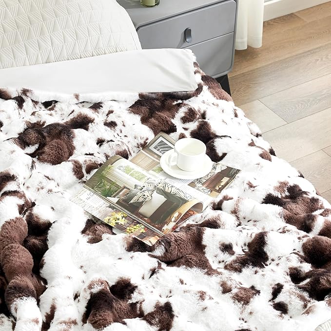 Ultra Plush Bubble Faux Rabbit Fur Blanket – 950GSM Thick Fluffy Throw Blanket for Bed, Couch, Sofa, or Gift, 50" × 60", Brown Cow