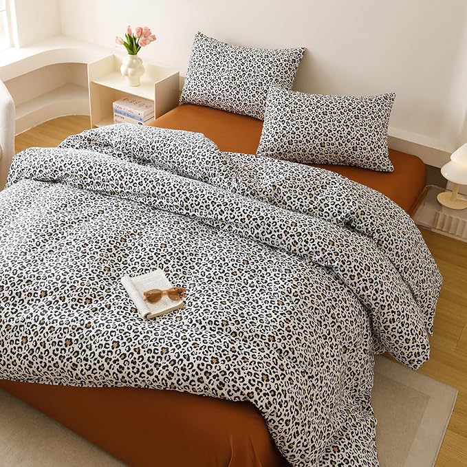 Luxlovery Leopard Comforter Set Twin Animal Cheetah Printed Comforter Black White Bedding Set Fluffy Soft Blanket Quilts with 2 Pillowcases for Kids Teens Twin Bed
