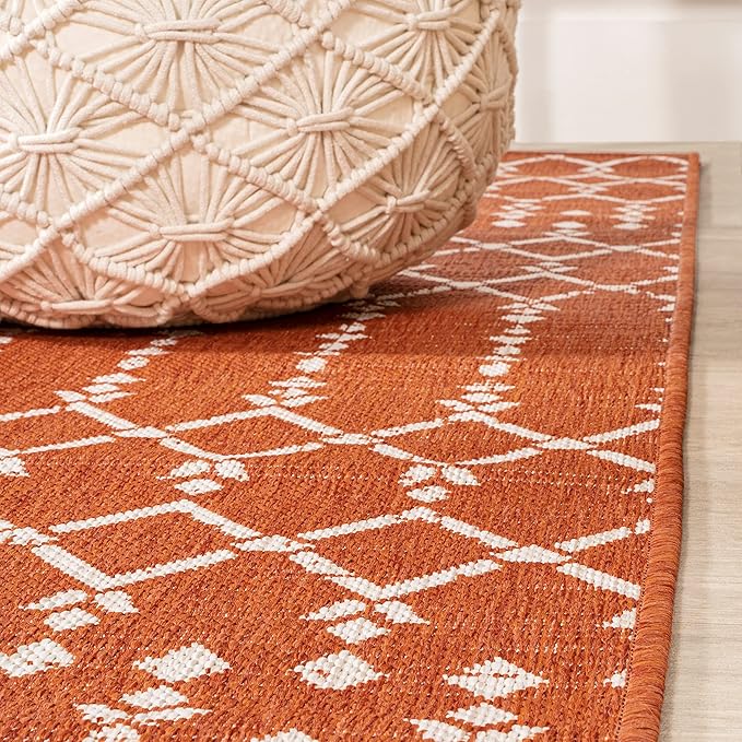 JONATHAN Y SMB108P-5R Ourika Moroccan Geometric Textured Weave Indoor Outdoor Area Rug, Coastal, Bohemian, Modern Easy-Cleaning,Bedroom,Kitchen,Backyard,Patio,Non Shedding, Orange/Cream, 5' Round