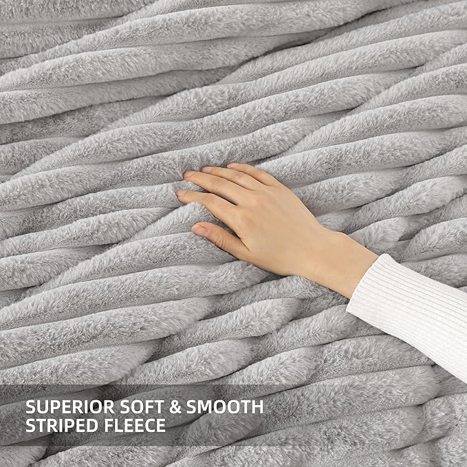 Smoofy Fluffy Twin Comforter Sets 2 Pieces - Light Grey Fleece Fluffy Comforter Set, Luxury Fuzzy Twin Bedding Set, Soft Warm Comforter All Season, Heavy Faux Fur Comforter with Pillow Cases
