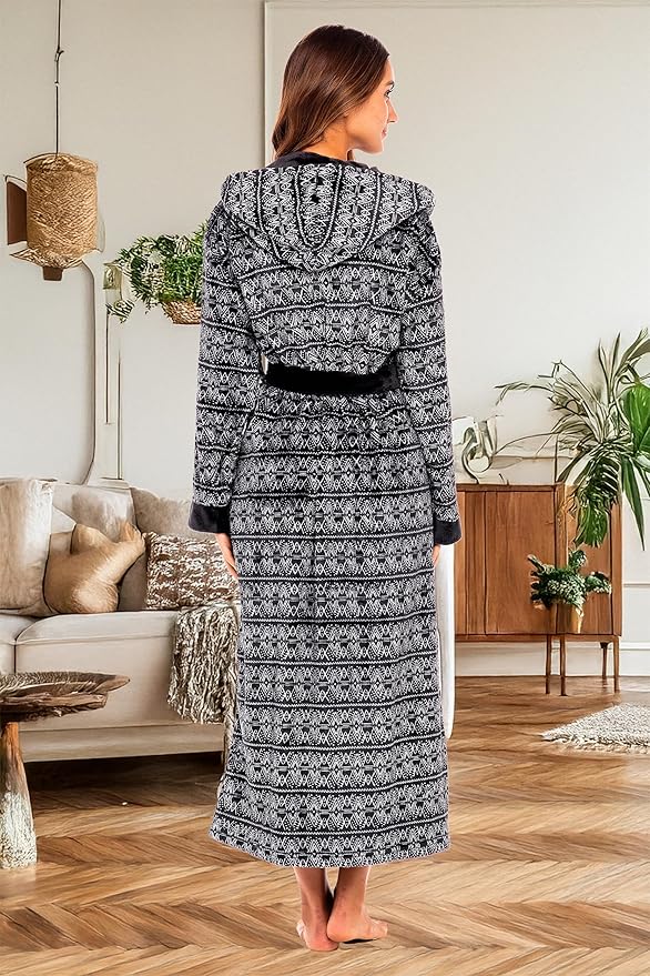 Alexander Del Rossa Womens Robe, Long Plush Bathrobe with Hood, Hooded Robes for Women Plus Size Bath Robe