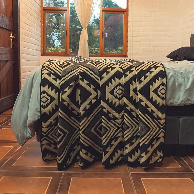 Reversible Alpaca Wool Blanket | Dual-Sided Queen Throw | Super Soft, Thick & Breathable | Cozy and Hypoallergenic Large Blanket for Bed, Couch, Camping or Gift | 95" L x 78" W