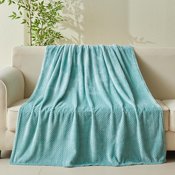 NEWCOSPLAY Super Soft King Blanket Mint Green Premium Silky Flannel Fleece Leaves Pattern Lightweight Bed Blanket All Season Use (Mint Green, King(90"x110"))