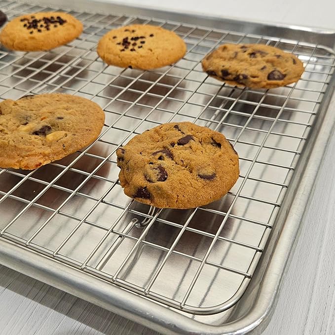 100% Recycled Aluminum by Baker's Secret, Bakeware Set 4pcs, 2x Baking Trays for Oven Cookie Sheet 18" with 2x Stainless Steel Rack, Non Toxic- PTFE,PFAS,PFOA Free - The Natural Aluminum Collection