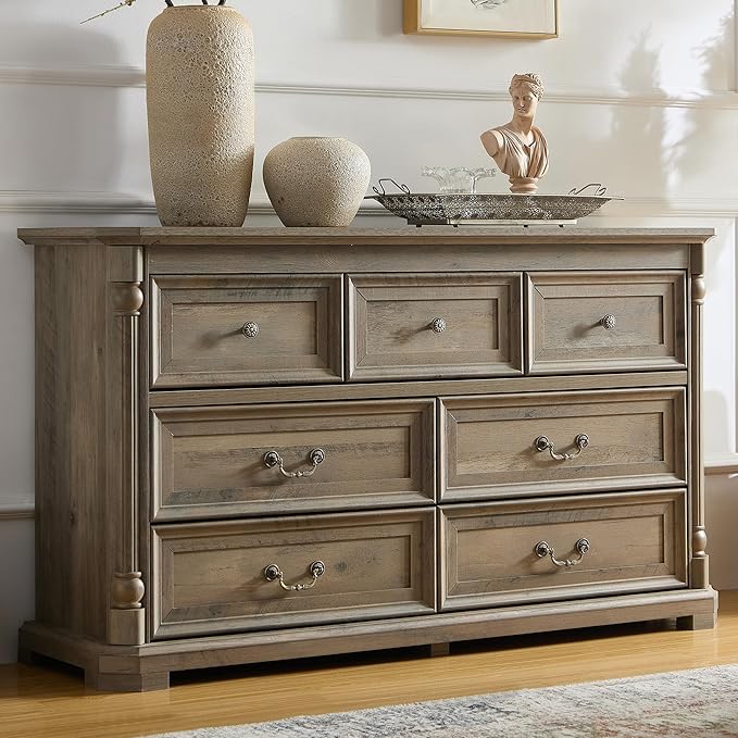 Yechen Rustic 7-Drawer Solid Wood Dresser for Bedroom & Living Room – Vintage Storage Cabinet with Decorative Hardware, Sturdy Construction & Versatile Organizing Solutions (Light Rustic Oak)