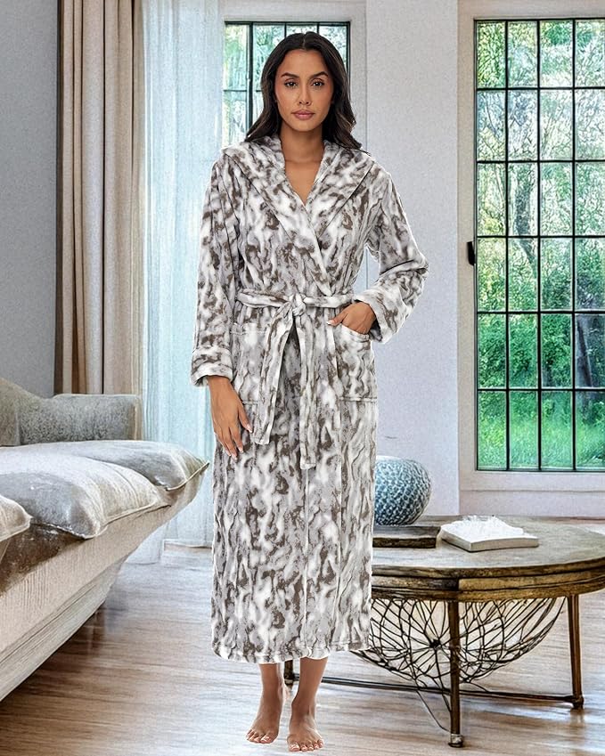 Alexander Del Rossa Womens Robe, Long Plush Bathrobe with Hood, Hooded Robes for Women Plus Size Bath Robe