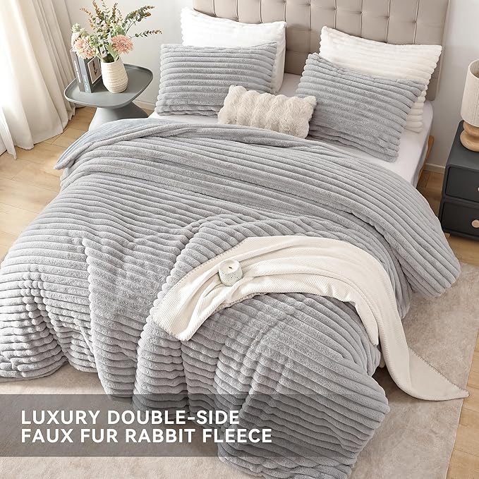 Smoofy Fluffy Queen Comforter Set 3 Pieces - Light Grey Fleece Fluffy Comforter Queen Set, Luxury Fuzzy Queen Bed Set, Soft &Warm Bed Comforter All Season, Heavy Queen Bedding with 2 Pillow Cases