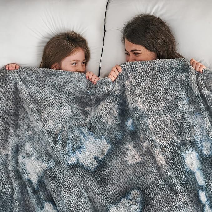 NEWCOSPLAY Super Soft Throw Blanket Multi Grey Premium Silky Flannel Fleece Leaves Pattern Lightweight Bed Blanket All Season Use (Multi Grey, Throw(50"x60"))