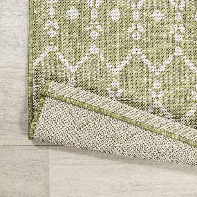JONATHAN Y Moroccan Geometric Indoor Outdoor Area Rug 5X8 Light Green/Cream, Ourika Textured Weave for Backyard, Patio, Porch, Easy-Cleaning, High Traffic, Pet-Friendly, Non-Shedding (SMB108N-5)