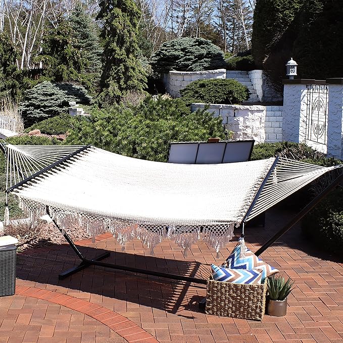 Sunnydaze Woven Double Hammock for Outside with Crocheted Edges and Spreader Bars - 600-Pound Weight Capacity Outdoor Hammock for Trees