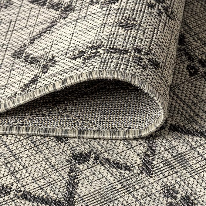 JONATHAN Y Moroccan Geometric Indoor Outdoor Area Rug 6X9 Light Gray/Black, Ourika Textured Weave for Backyard, Patio, Porch, Easy-Cleaning, High Traffic, Pet-Friendly, Non-Shedding (SMB108E-6)