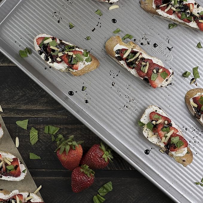 USA Pan 3-Piece Warp Resistant Non-Stick Aluminized Steel Bakeware Set