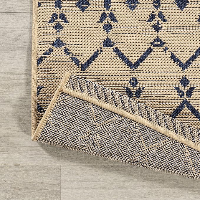 JONATHAN Y Moroccan Geometric Indoor Outdoor Area Rug 4X6 Beige/Navy, Ourika Textured Weave for Backyard, Patio, Porch, Easy-Cleaning, High Traffic, Pet-Friendly, Non-Shedding (SMB108H-4)