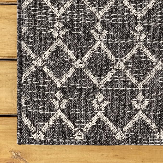 JONATHAN Y SMB108F-9SQ Ourika Moroccan Geometric Textured Weave Black/Gray 9' Square Indoor/Outdoor Area Rug, Pet Friendly, Non-Shedding, Stain Resistant, Easy-Cleaning for Backyard, Patio, Porch